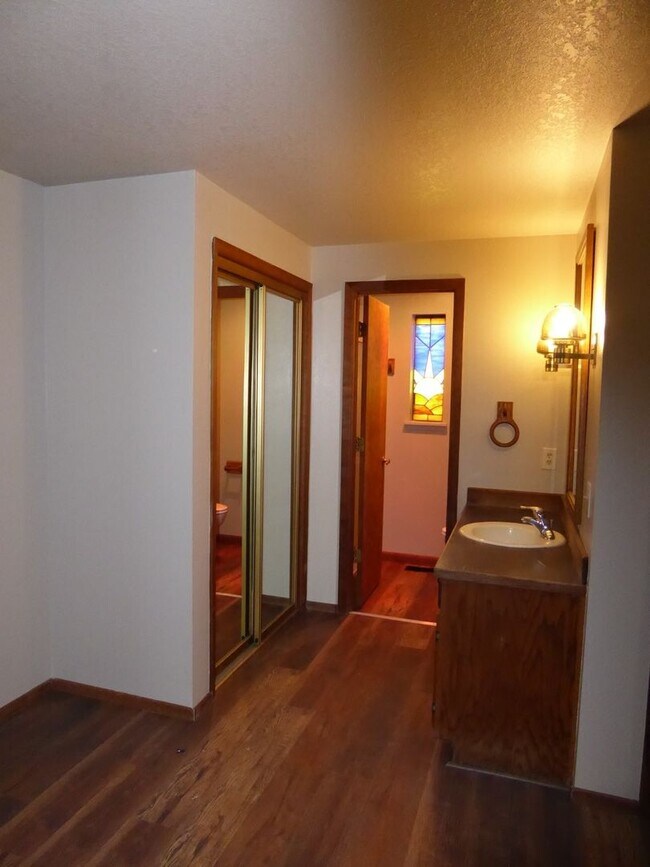 Building Photo - 61591 SE Orion Dr