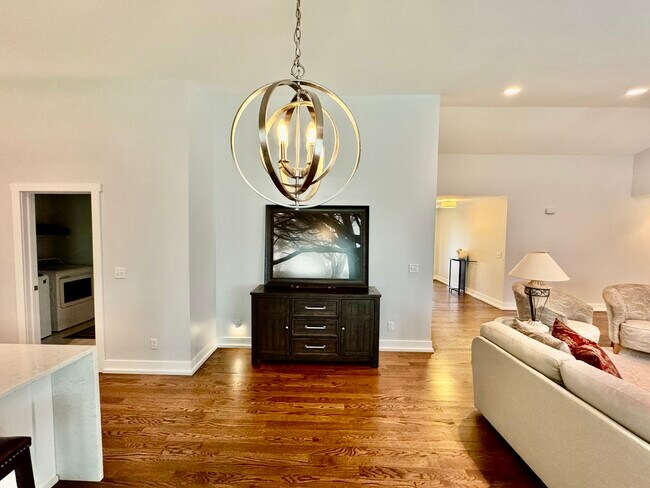 Building Photo - 628 Krpan Ct