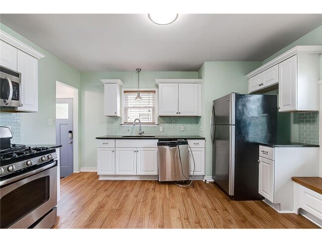 Building Photo - 1588 W Highland Pkwy