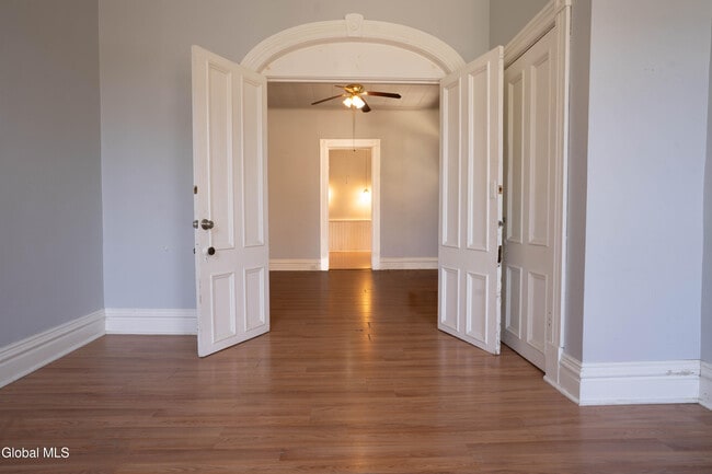 Building Photo - 546 5th Ave