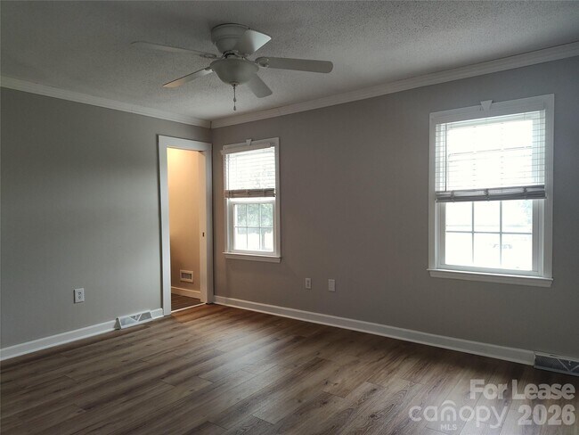 Building Photo - 7413 Doves Nest Cir