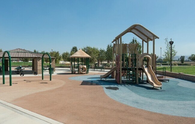 Building Photo - Upgraded Brand new 5 bed home in RiverBend community with spectacular view, Eastvale schools