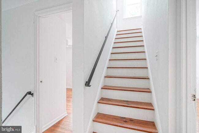 Building Photo - 1208 Webster St