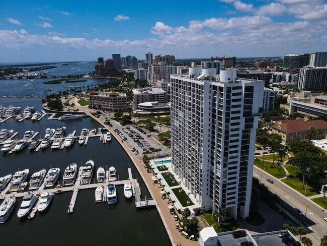 Primary Photo - 400 N Flagler Dr