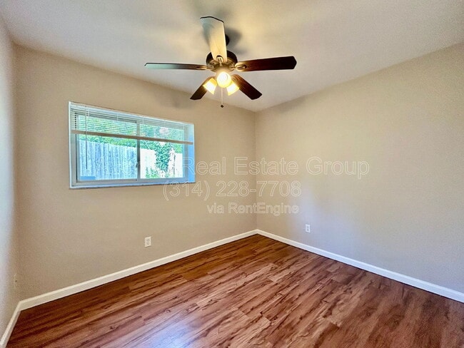 Building Photo - 129 E Lockwood Ave