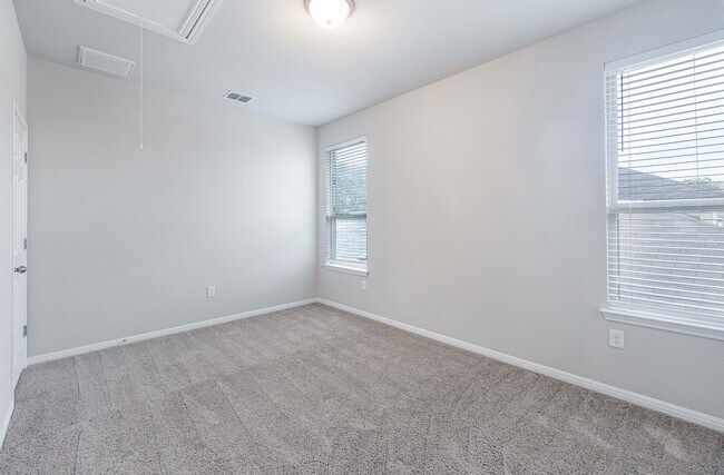 Building Photo - 904 Boatswain Wy