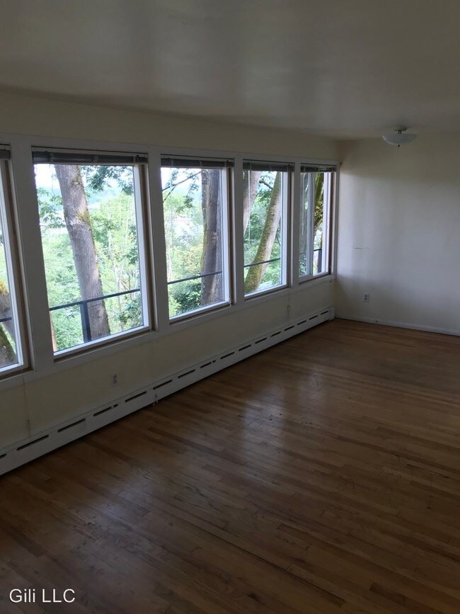 Building Photo - 4740-4750-4750 22nd Ave NE