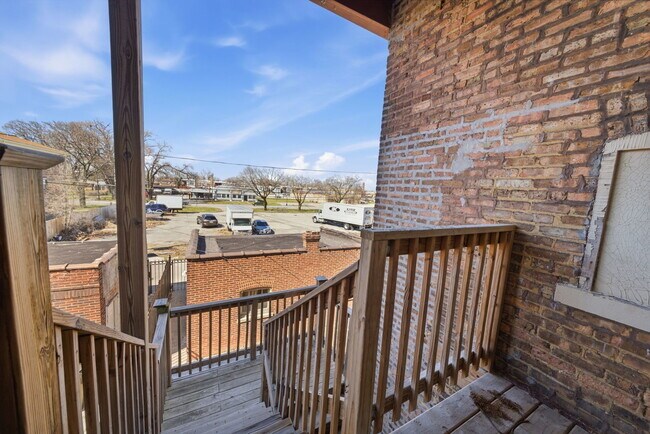 Building Photo - 8024 S Vernon Ave