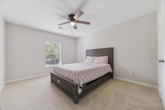 Building Photo - 30 Penny Green St