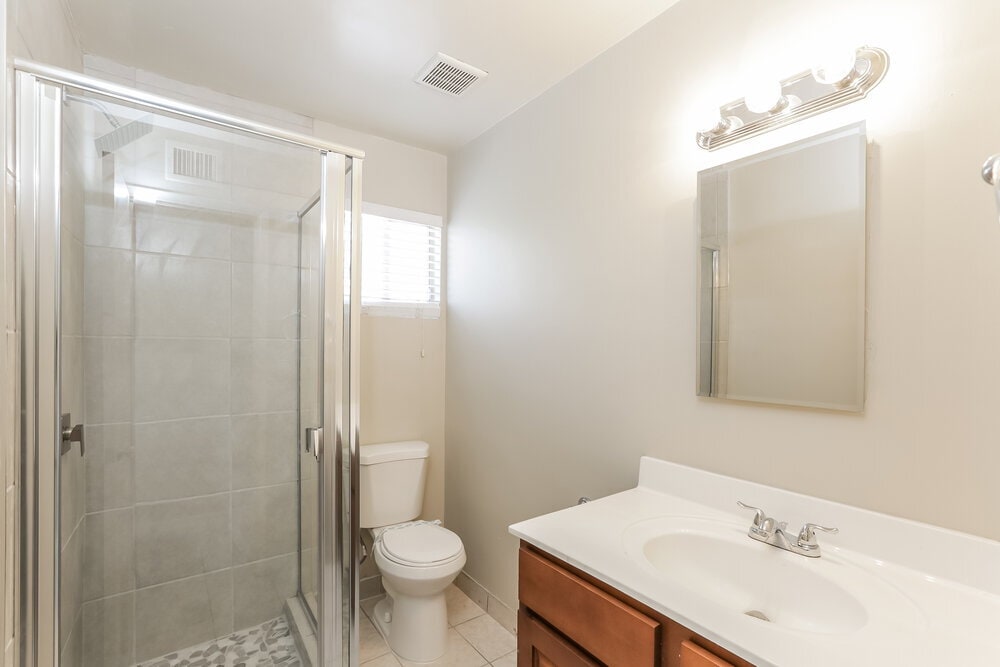 Building Photo - 1544 E Clover