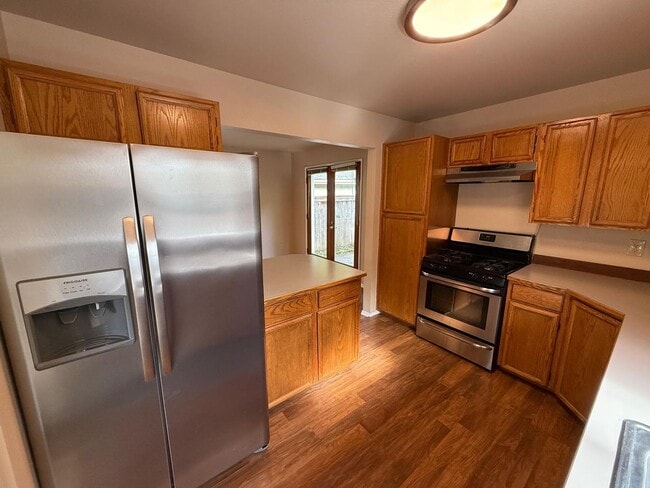 Building Photo - 3 Bed 2.5 Bath House In Leschi