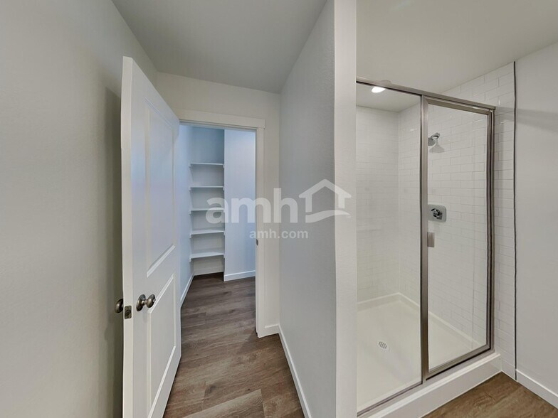 Building Photo - 26186 E Calhoun Pl