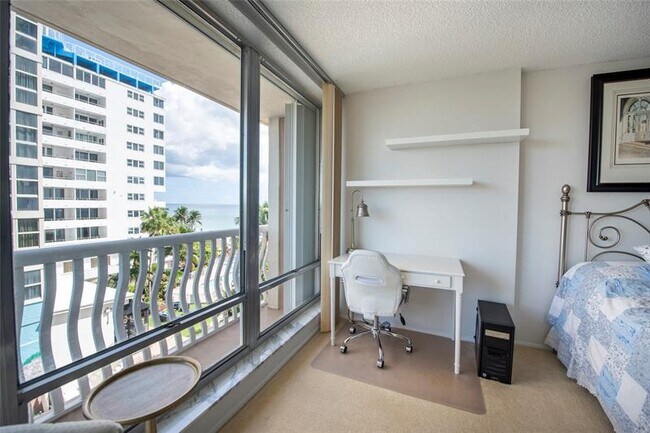 Building Photo - 4020 Galt Ocean Dr