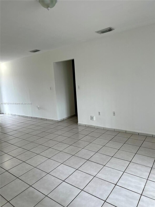 Building Photo - 3041 W 76th St