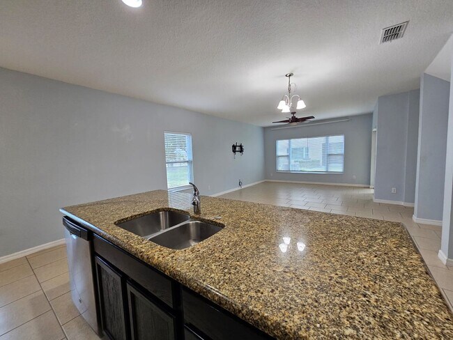 Building Photo - 1200 Pensacola Ct