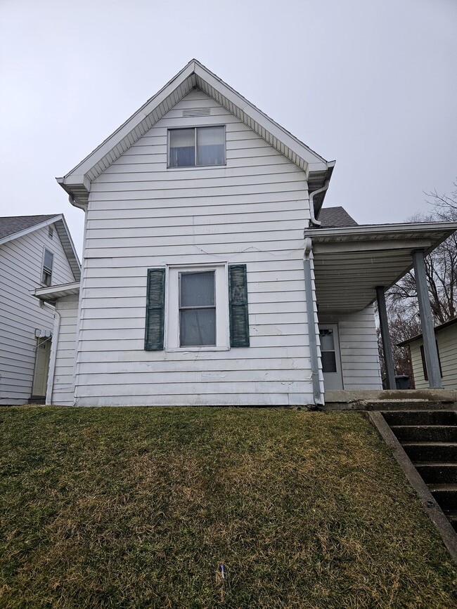 Building Photo - 1944 Shelby St