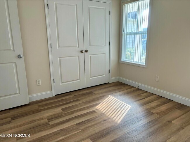 Building Photo - 7109 Verona Dr