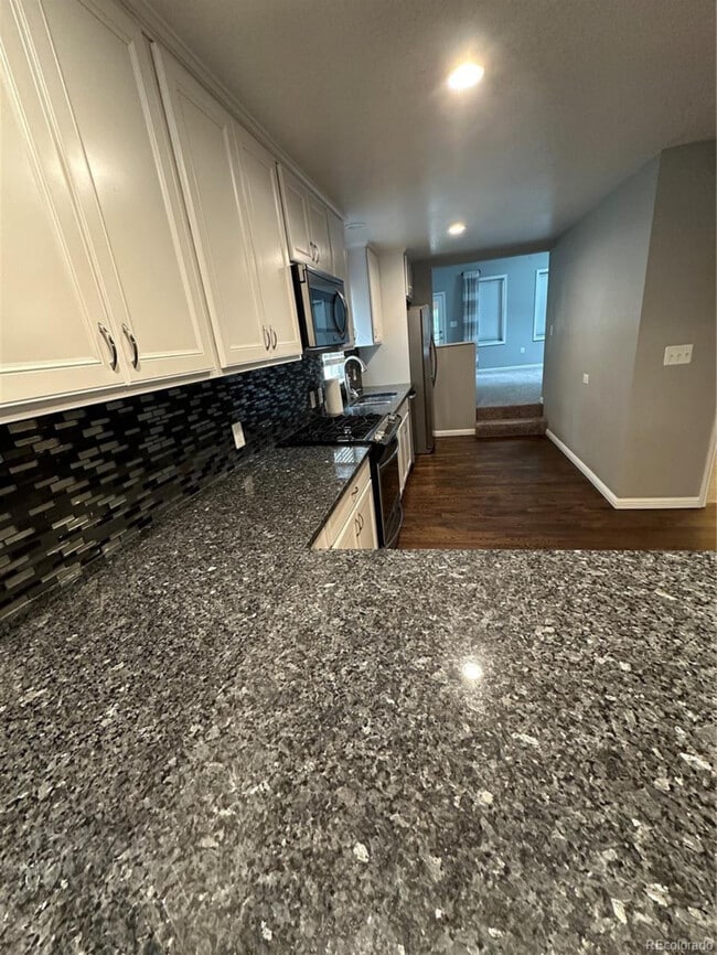 Building Photo - 4291 S Clarkson St