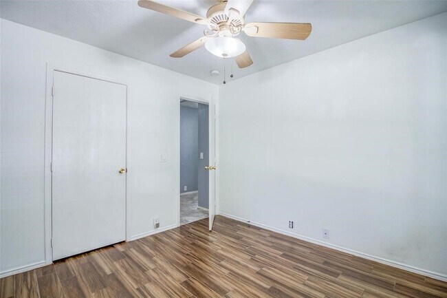 Building Photo - 21222 Somerset Park Ln