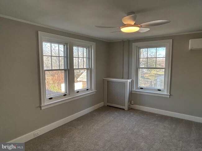 Building Photo - 1407 Delaware Ave