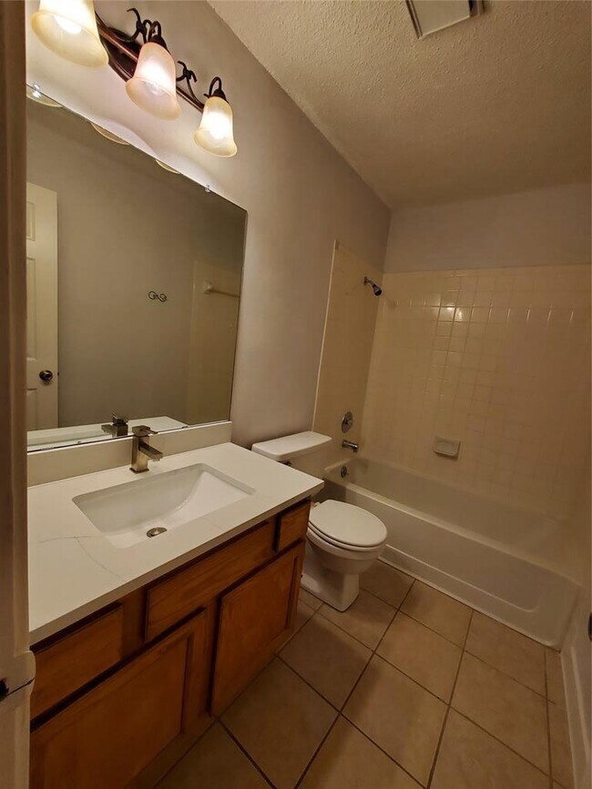 Building Photo - 505 Greenlawn Blvd