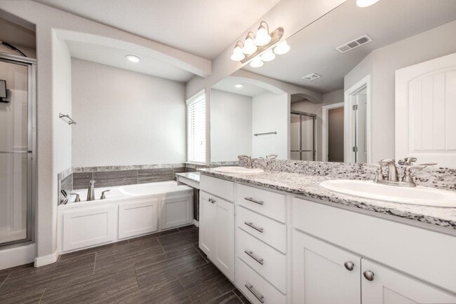 Building Photo - 4603 W Croft Dr