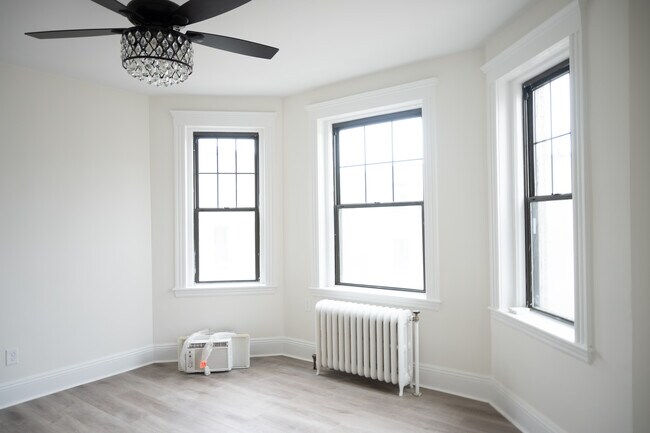 Building Photo - 374 Chestnut Hill Ave