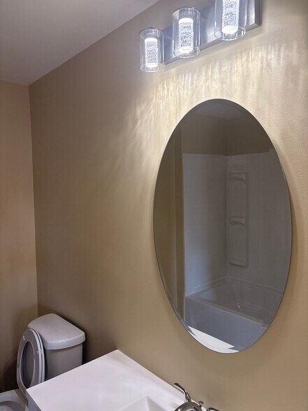 Building Photo - 509 Highland Park Dr