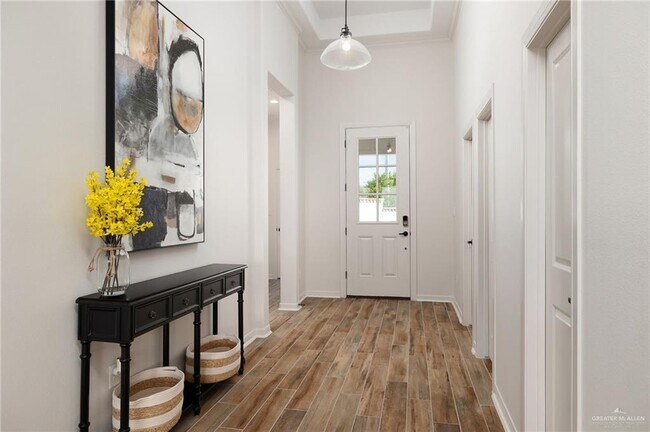 Building Photo - 33 E Silos Ave