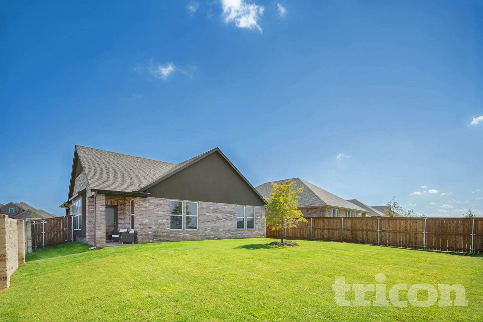 Building Photo - 8008 Brookhaven Dr