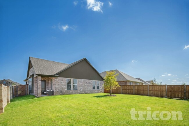 Building Photo - 8116 Brookhaven Dr