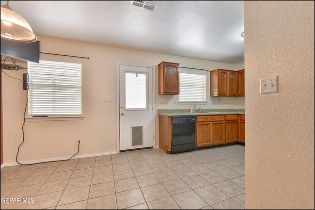 Building Photo - 508 Covington Ridge Way