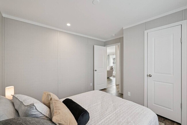 Building Photo - 1611 American Dr