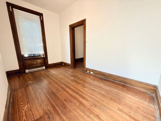 Building Photo - 102 W Clifton Ave