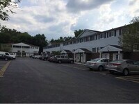 Building Photo - 553 W Park Ave