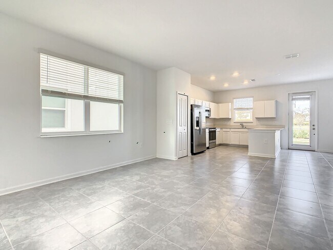 Building Photo - 409 Bogey Dr