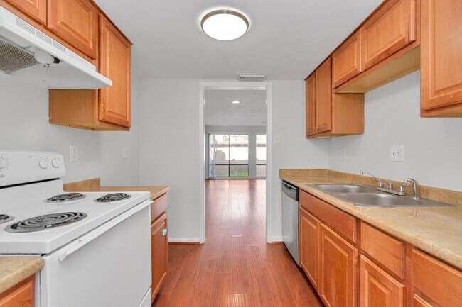 Building Photo - 12823 Briarwest Cir