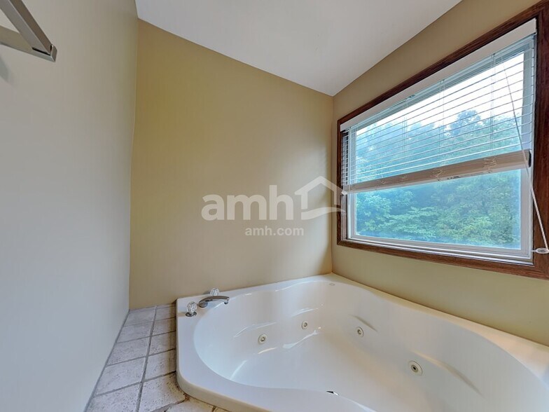 Building Photo - 763 Bristol View Dr
