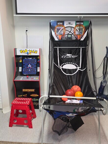 Building Photo - 6097 Charae St