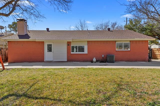 Building Photo - 802 La Fiesta Dr