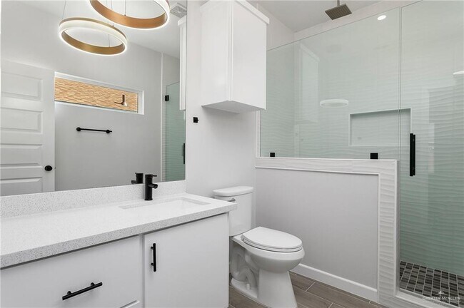 Building Photo - 13 San Pascual St