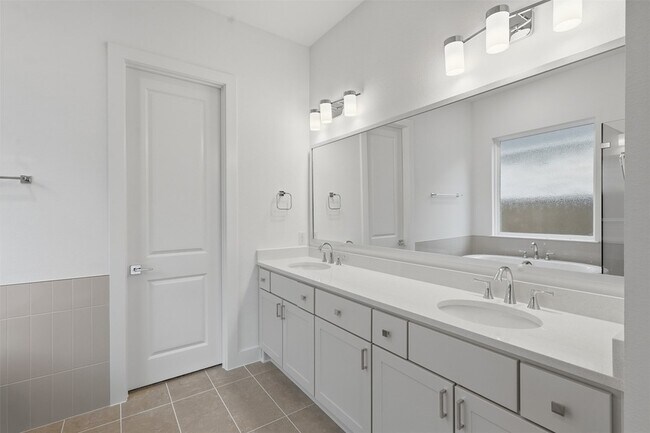 Building Photo - 7106 Carriage Lgt Dr