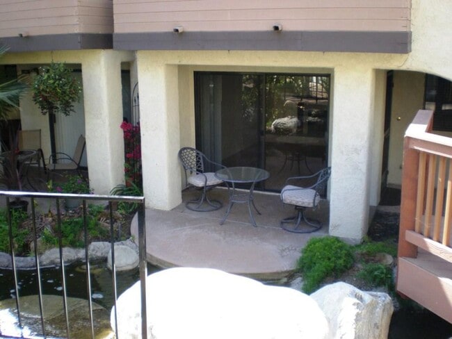 Building Photo - Camarillo 2 Bedroom Condo