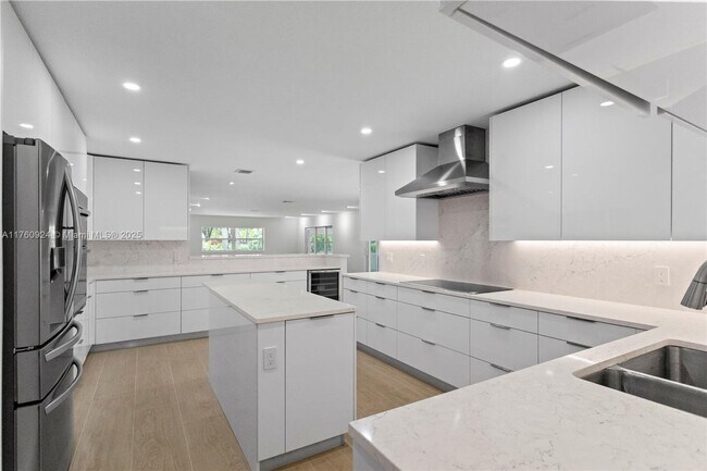 Building Photo - 809 Cypress Blvd