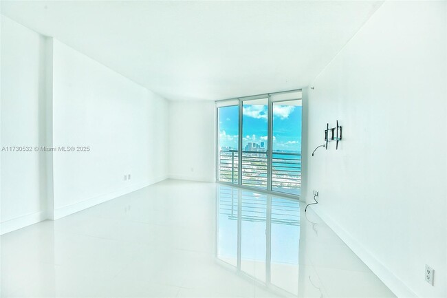 Building Photo - 325 S Biscayne Blvd