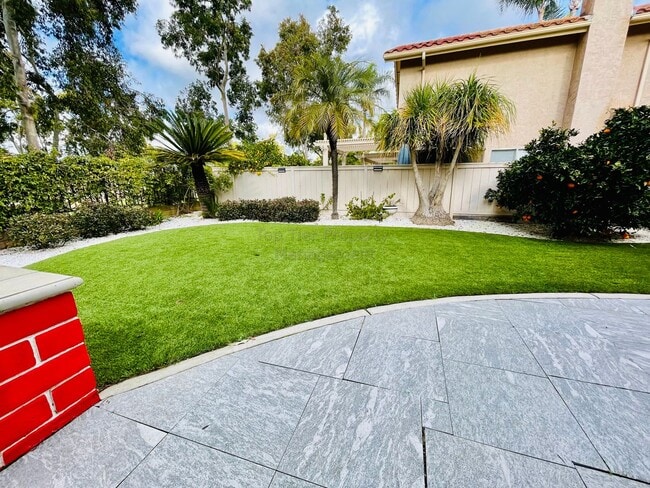 Building Photo - ***4 bed / 2.5 bath / 2,067 sqft House in ...