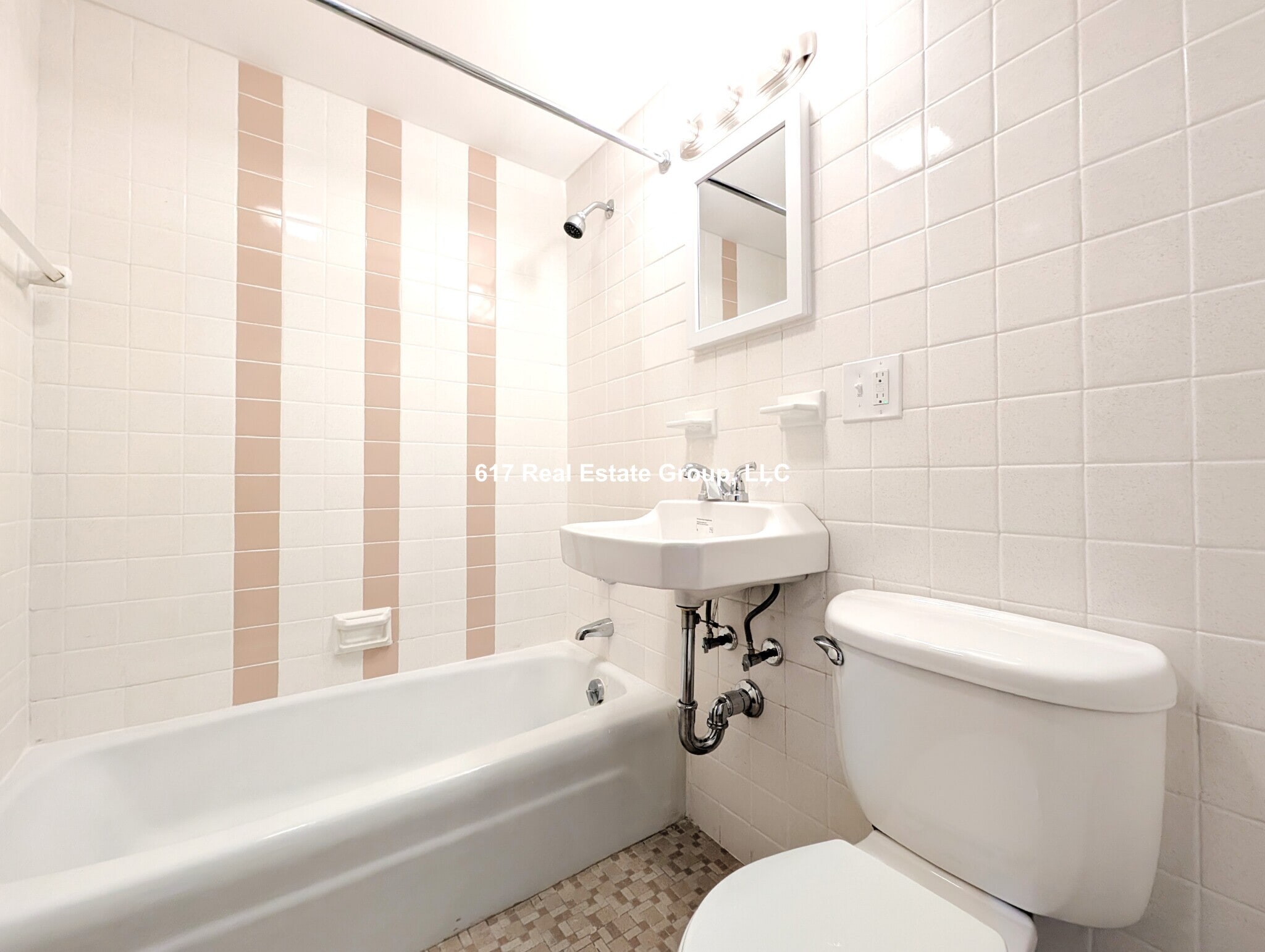 Building Photo - 160 N Beacon St