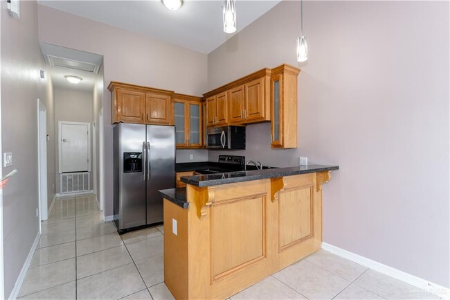 Building Photo - 3036 Regal Dr