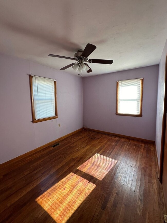 Building Photo - Charming 2 Bed 1 Bath House For Rent in Bo...