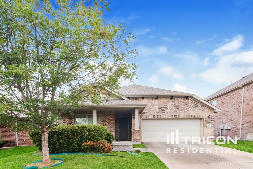 Primary Photo - 1735 Oak Glen Dr